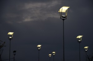 Farolas en el campus. ISO 200, F5, 1/80, 80mm. D300 con 18-200VR. 